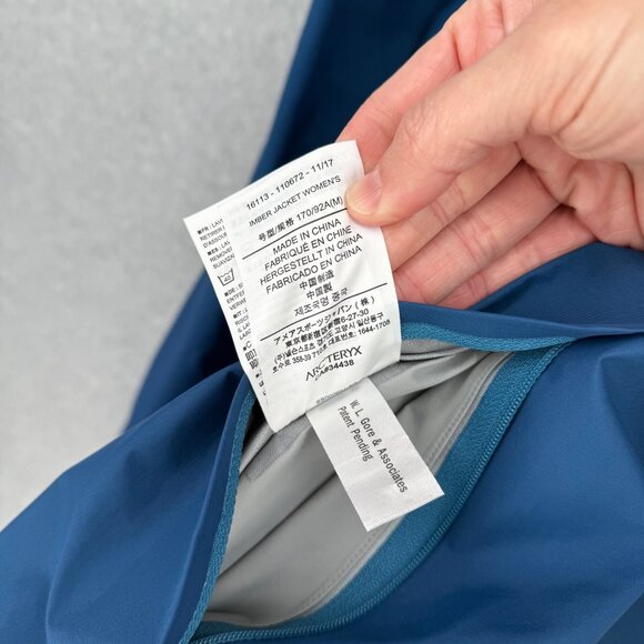 Arcteryx Womens Imber Jacket Size M Blue GoreTex Long Rain Shell Hooded Packable - Picture 11 of 16